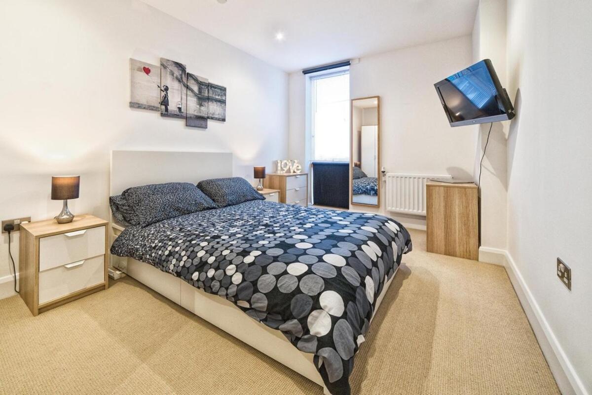 New Chic Luxury Flat View At Isle Of Dogs And The Londra